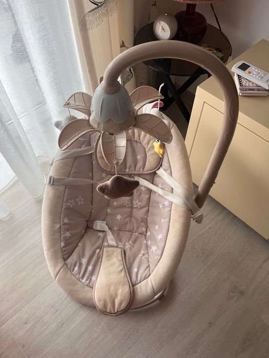 Leagăn bebeluși cu carusel muzical
