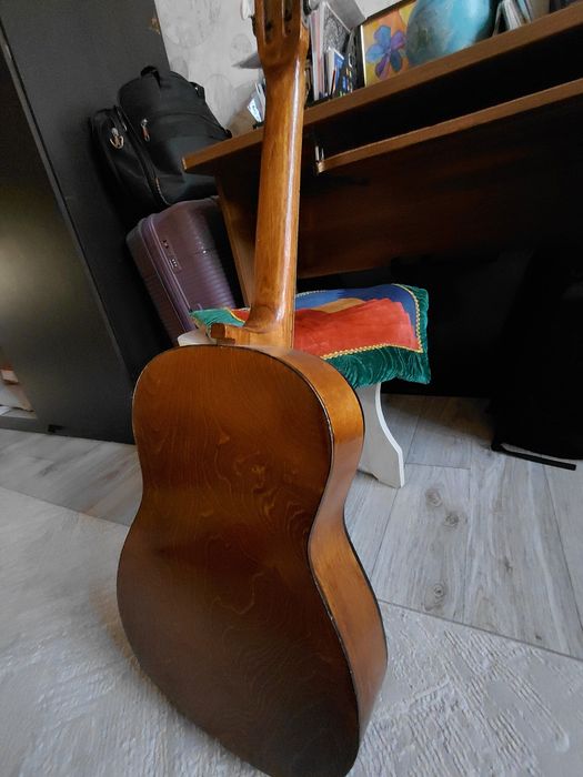 Гитара акустическая