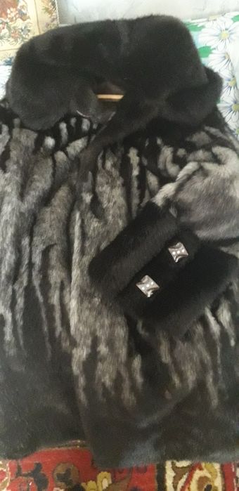 Продам шубу искусственную