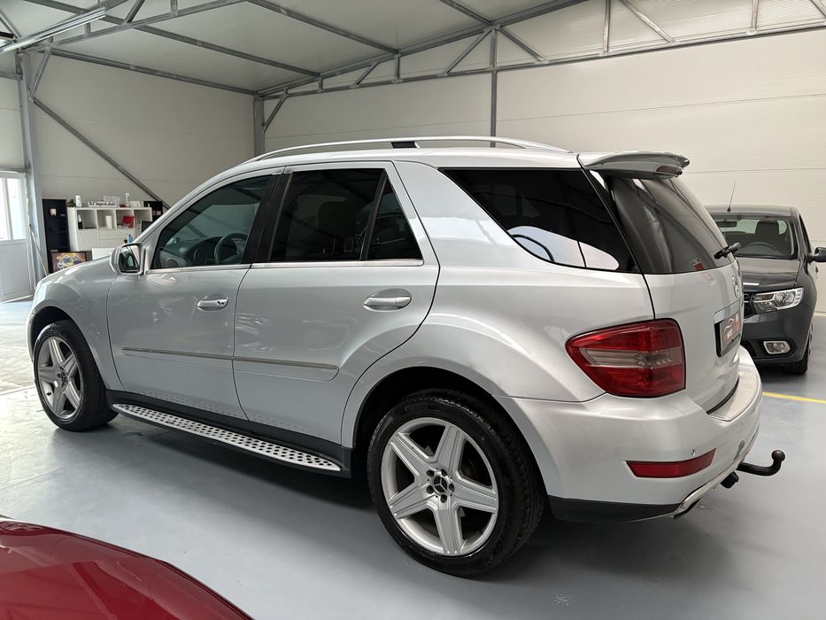 Mercedes ML 350 3.0 Diesel 4x4 Automat Full Option Piele Crem R20 Accept Schimb