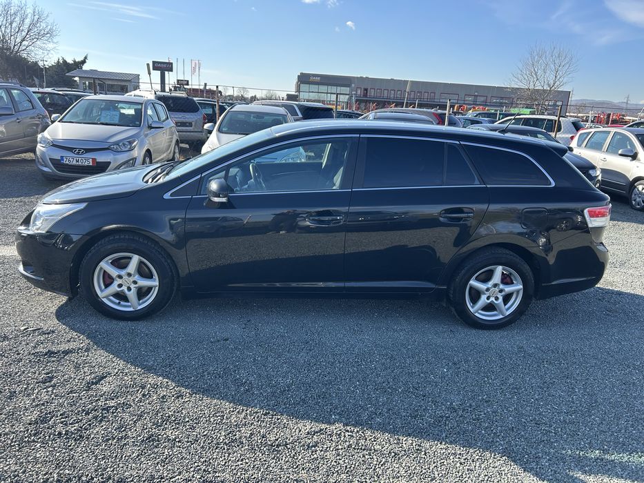 Toyota Avensis 2011г.