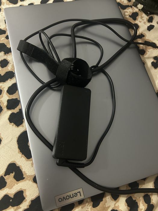 Laptop Lenovo Gri