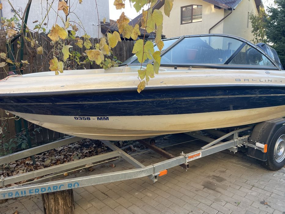 Vand Barca Bayliner 160 cu motor mercury 115 si peridoc nou