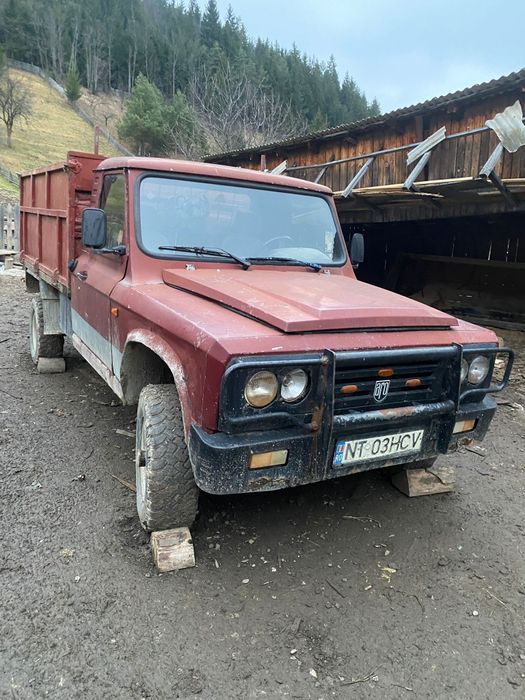 Camioneta ARO 320