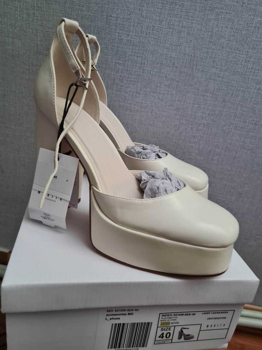 Дамски обувки с ток