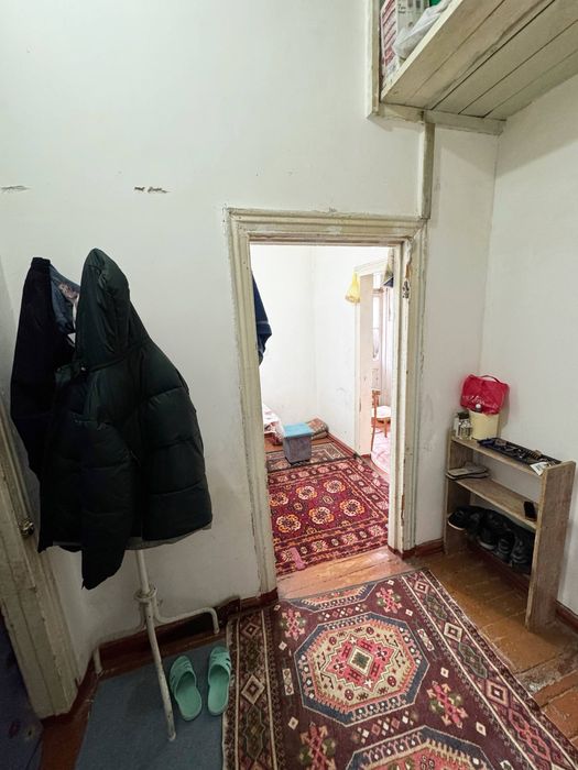 Срочно Продаеться 1-ком квартира городе Чирчике районе Навай центр