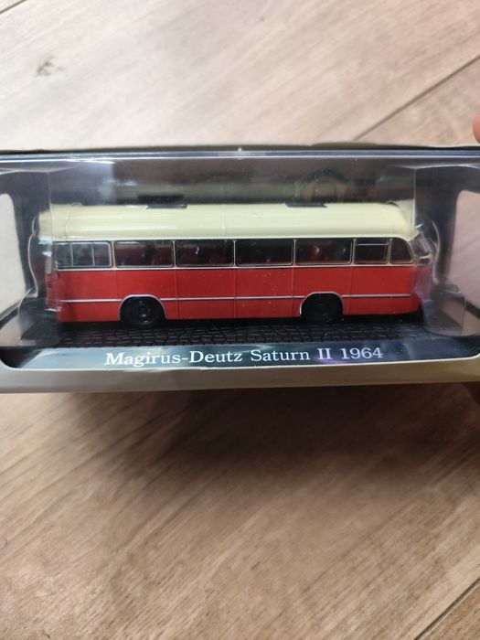 Autobuze scara 1.72