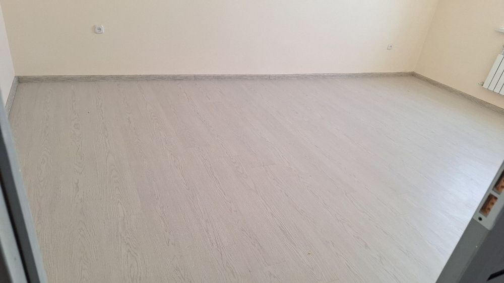 Хазорасп тум.марказида жойлашган 2хонали квартира зудлик блан сотилади