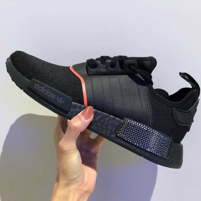 Оригинални дамски обувки ADIDAS NMD_R1    EU37 1/3