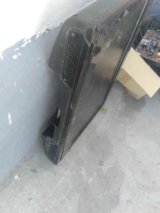 LG   телевизор . .