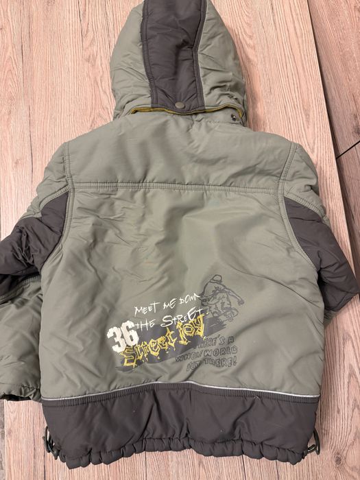 Продадам куртку на мальчика