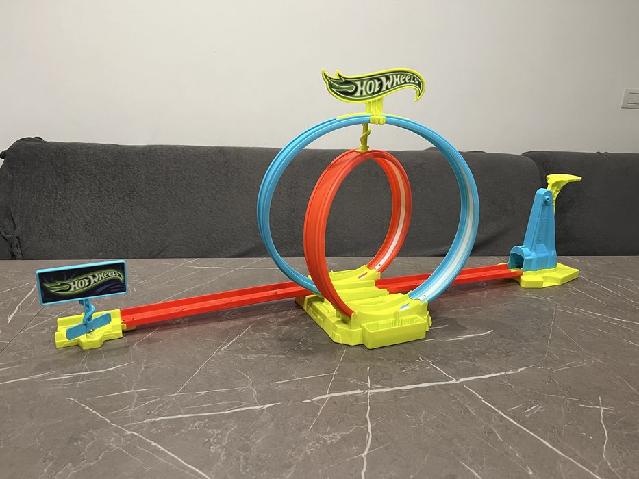 Hot wheels  piste si masini
