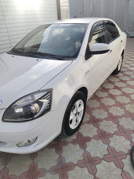 Продам машину Geely