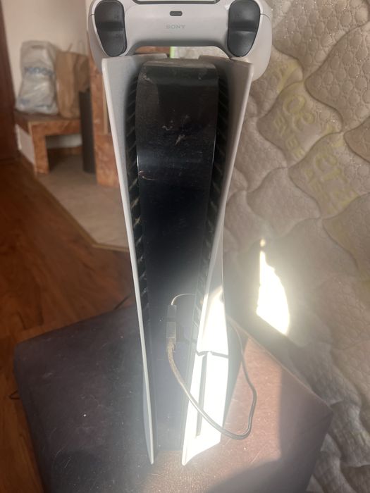 Продавам PlayStaion 5 в отлично състояние