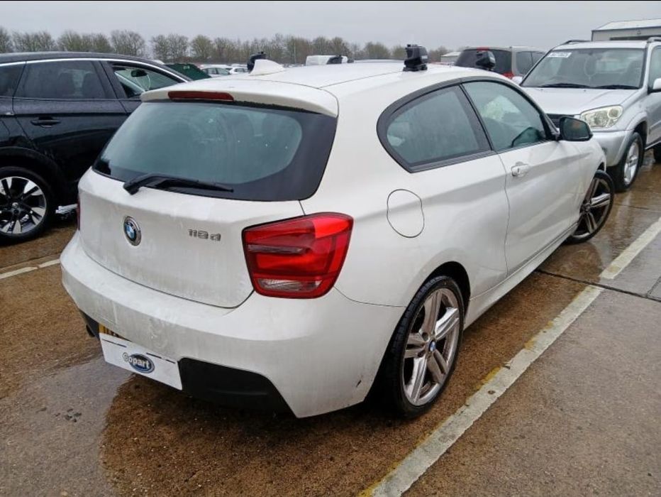 Dezmembrez BMW seria 1/F20/Uși/Capota/Bară/Motor/Jante/Aripi/Interior