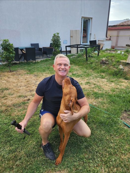 Plimbări câini, Dresaj canin, Vizite pisici & căței,Pet sitting,  Pet Taxi  și multe altele. ❤️  Îngrijire cu pasiune