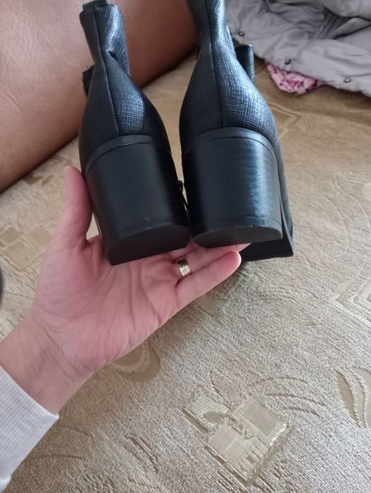 Vând ghete impecabile