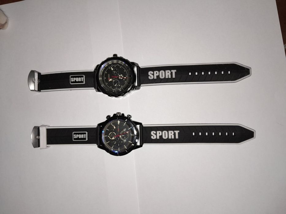 Ko'chada taqiladigan soat 2 dona