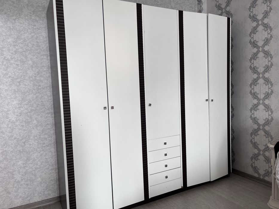 Шкаф отдам в спальню