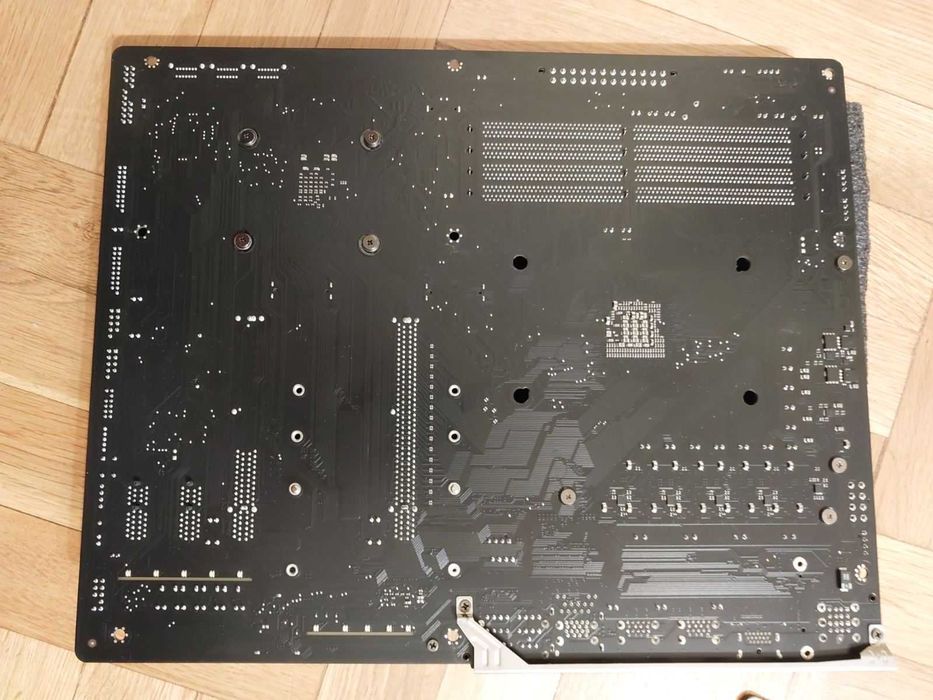 AMD Ryzen 5 5600X + Gigabyte B550 Aorus Elite