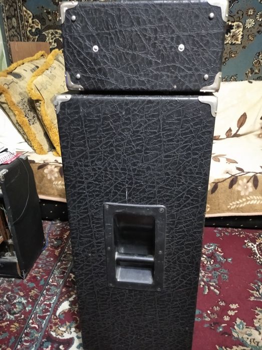 Усилитель -200ватт., колонка -100ва..