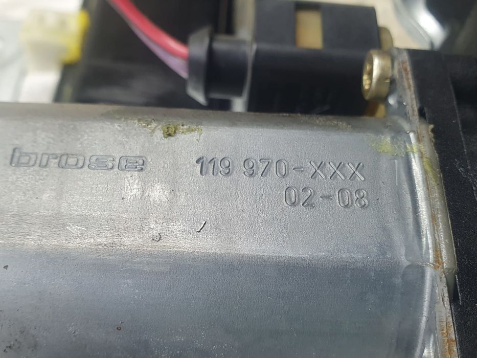 Macara geam dreapta spate 119970-xxx Volvo V70 2 generation (2000 - 2005) 2.4 benzina B5244S 2.4 benzina B5244S