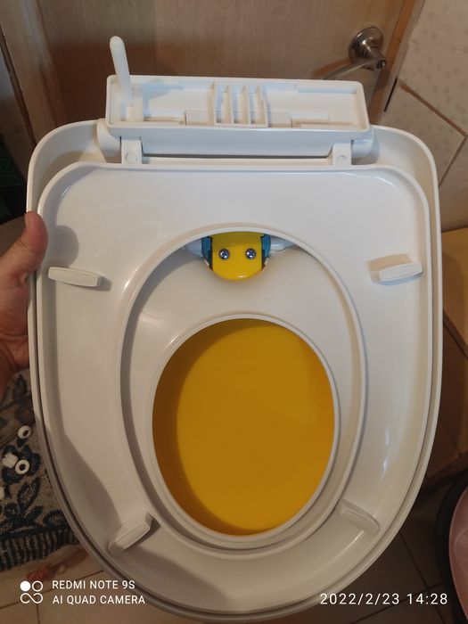 Продам крышку для унитаза