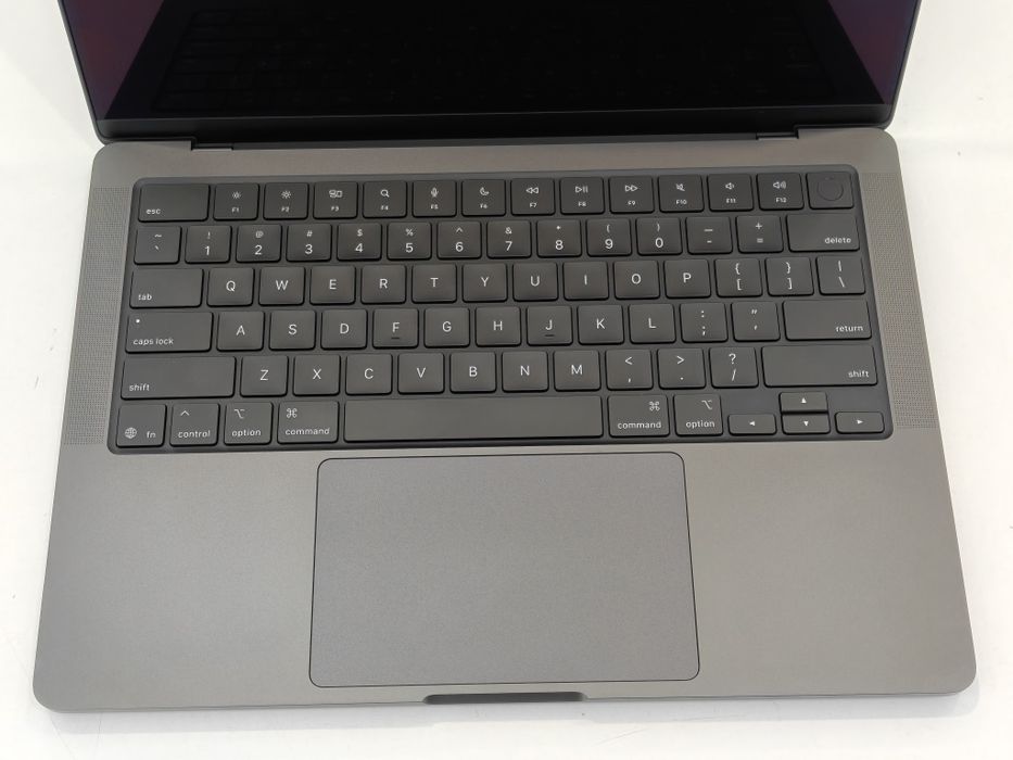 MacBook Pro 14 M5 24/512 6 циклов