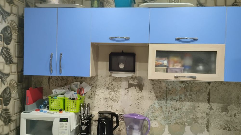 Продам кухонный гарнитур с плитой бу