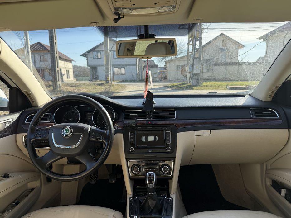 Skoda Superb 2 2011