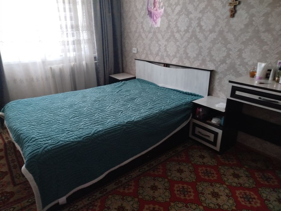 Продам спальный гарнитур,
