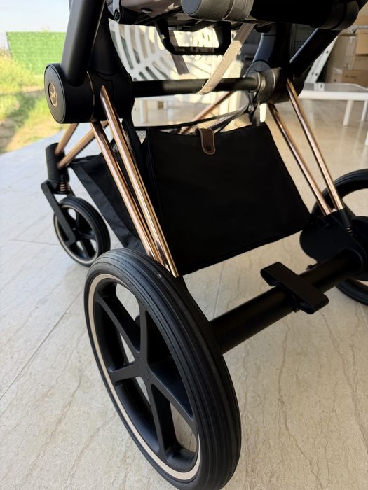 Cybex e-Priam Rose Gold + Cloud T i-Size + база / Almond Beige

Cybex e-Priam Rose Gold + Cloud T i-Size + база / Almond Beige