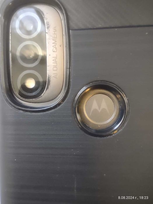 Продавам Motorola E20