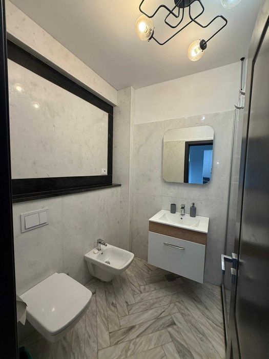 Inchiriez Apartament 3 camere Bloc Nou Zamca