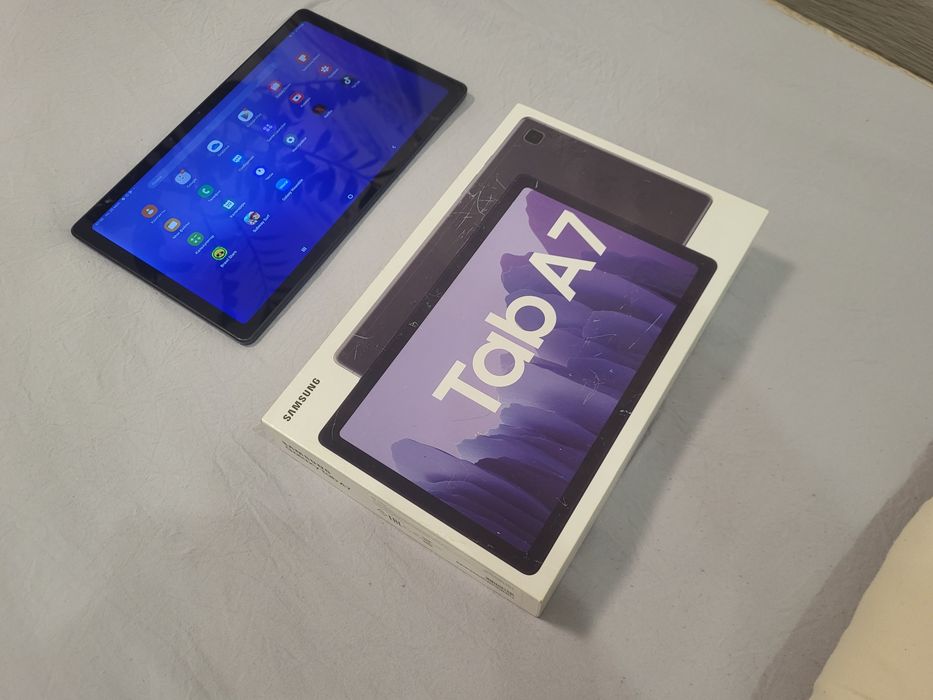 Samsung  tab A7.