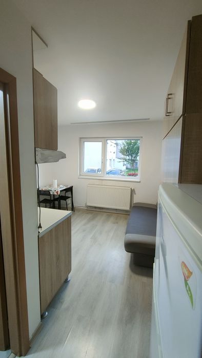 Persoana fizica închiriez mini Garsoniera zona Siraj Camera de cămin