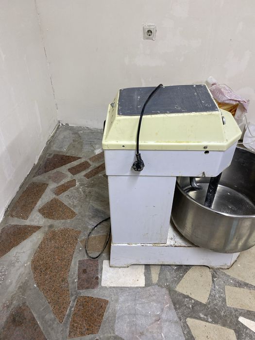 Тестомес Профессиональный на 50кг Муки