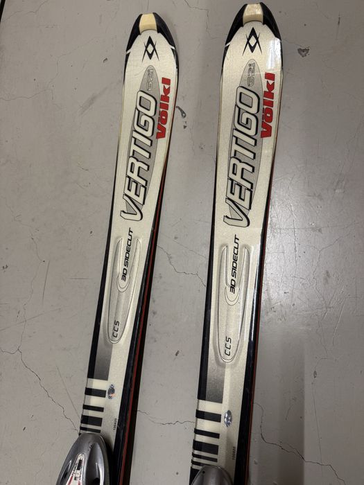 Clapari marimea 36 . schiuri 158 bocanci boots ski schi