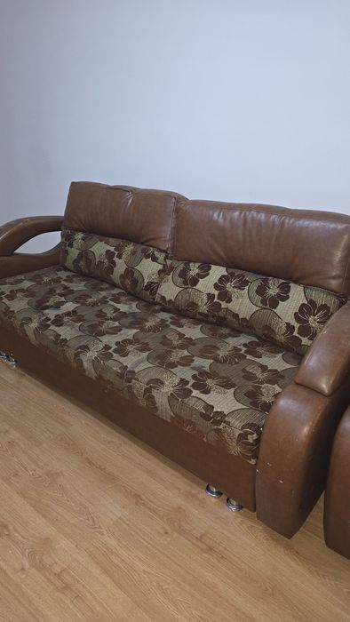 Отдам даром диван и кресло