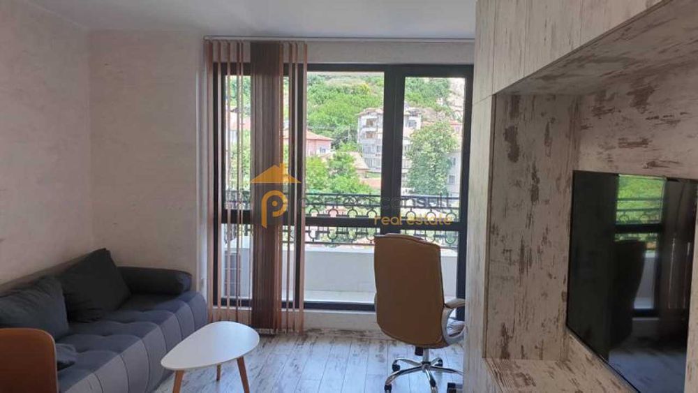 Дава се под наем Едностаен апартамент в Пловдив, Център - 36 кв.м за 360 € - Снимка #1