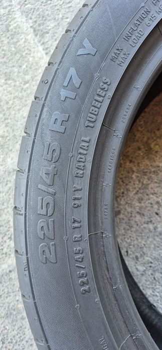 4 anvelope vara Continental,fata 225/45/17,spate 245/40/17.Pretul este pe bucata.