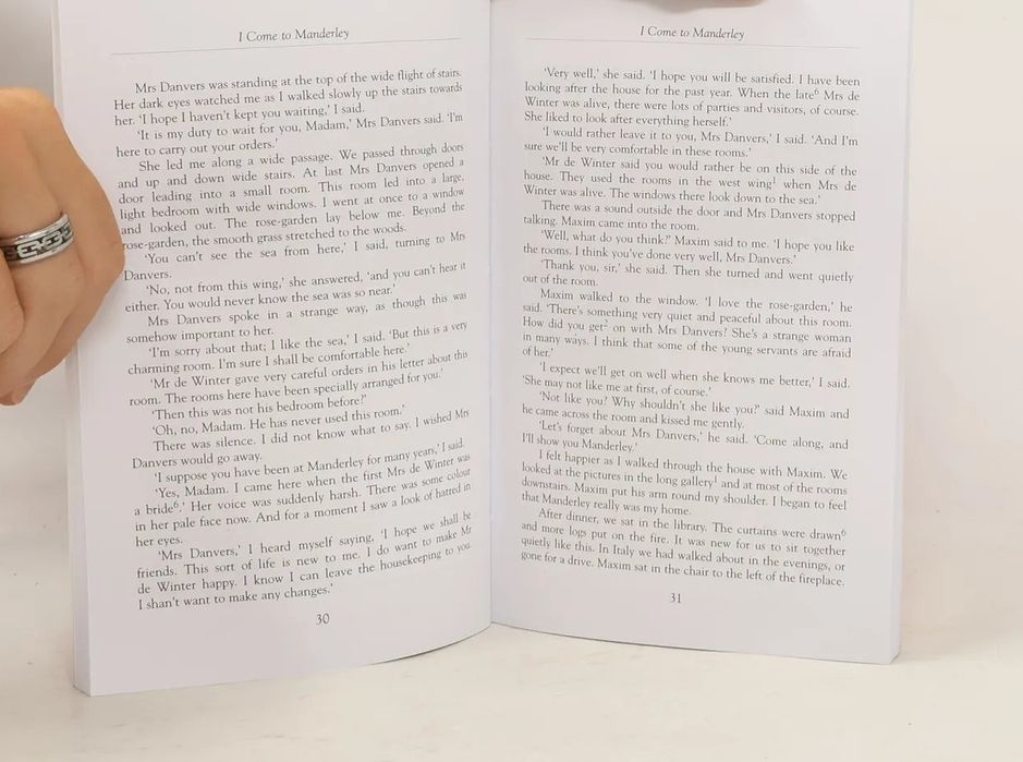 Учебна книга  на  британски английски "Ребека"