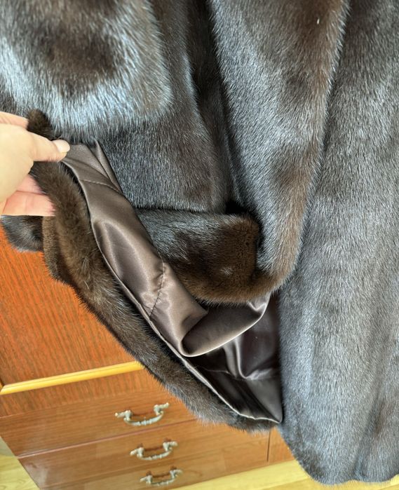 Продается норковая шуба размер 54