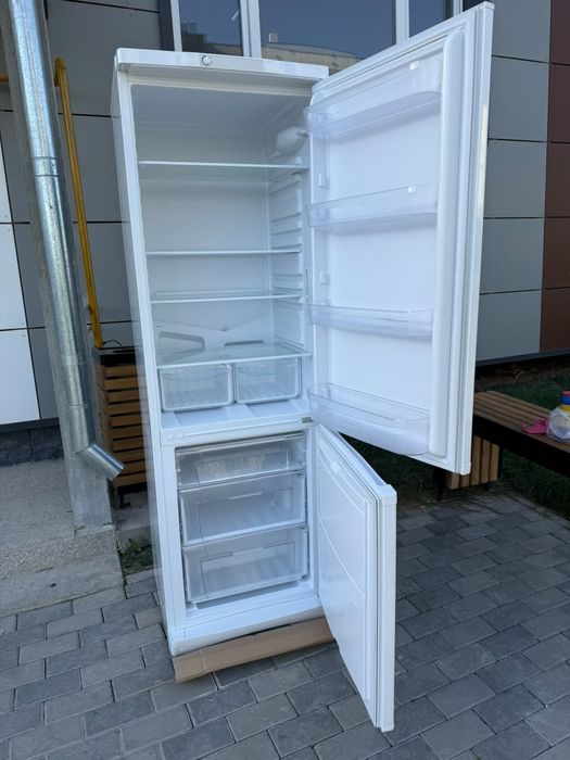 Холодильник Indesit