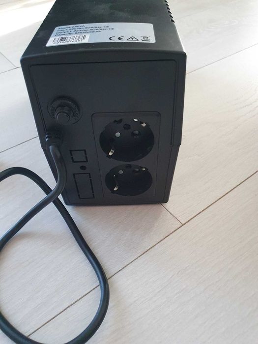 Sursă UPS cu acumulator Braun LED 650VA 390W