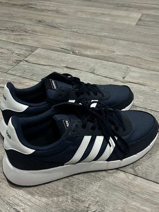 Adidas кроссовки
