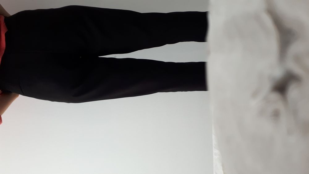 Pantaloni noi Stradivarius