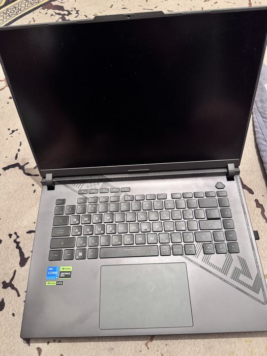 ноутбук Asus rog strix