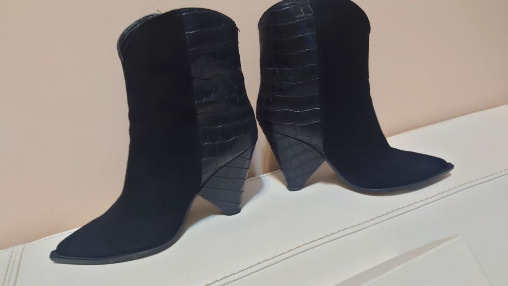 Боти естествена кожа,38 размер,150 лв.