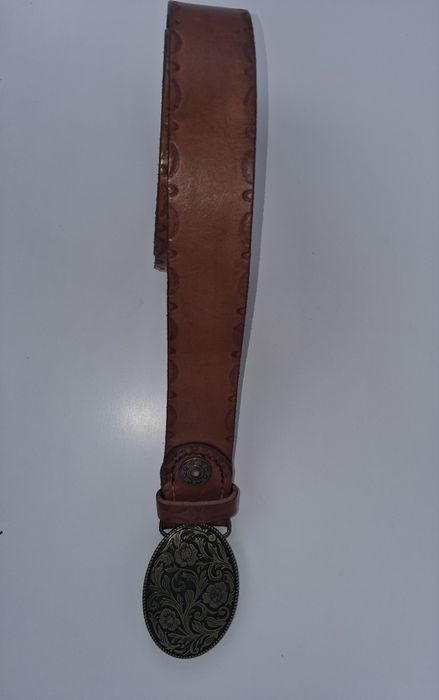 Vând curele piele lucrate manual